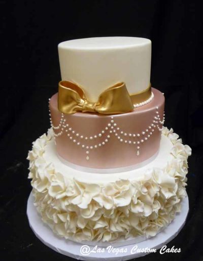 Tear Drop With Ruffles Cake #491